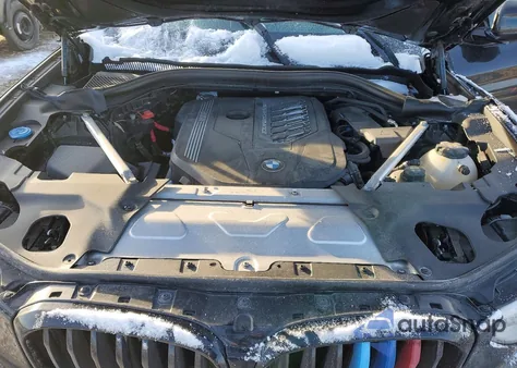 2021 BMW X4 xDrivem40I z USA, uszkodzony, nr VIN 5UX2V5C04M9F41476